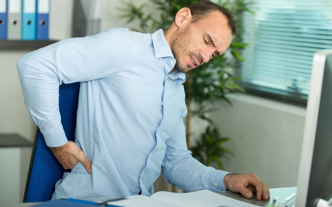 What a Chiropractor Wants You to Know About Work Ergonomics